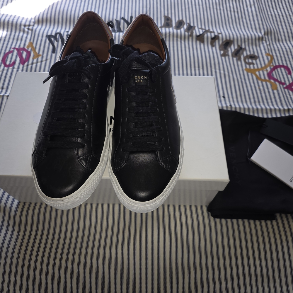 Givenchy Urban Street Revearsed Logo Sneakers